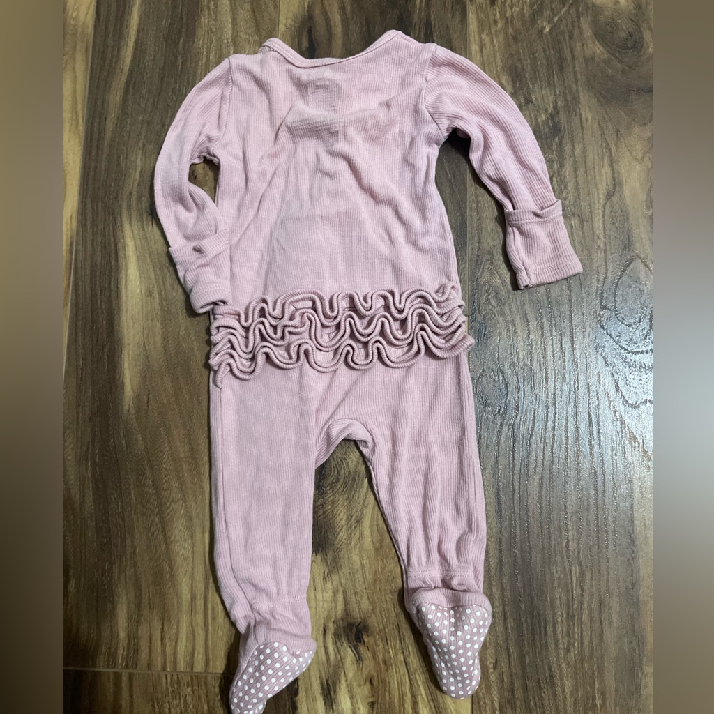 Angel Dear Pink Ruffled Infant One Piece 3-6m Guc No Stains/Picks Or Pilling.